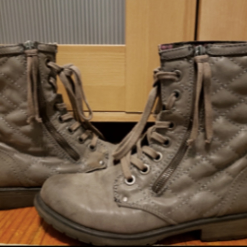 Roxy Brand Boots